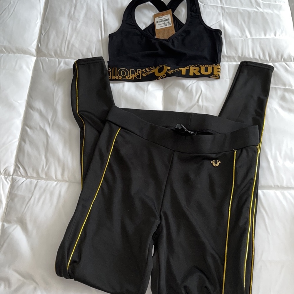 NEW WITH & W/O TAGS XS TRUE RELIGION BRA & LEGGINGS TAG PULLED OFF. - Picture 2 of 5